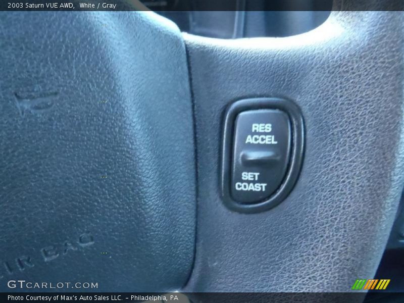 White / Gray 2003 Saturn VUE AWD