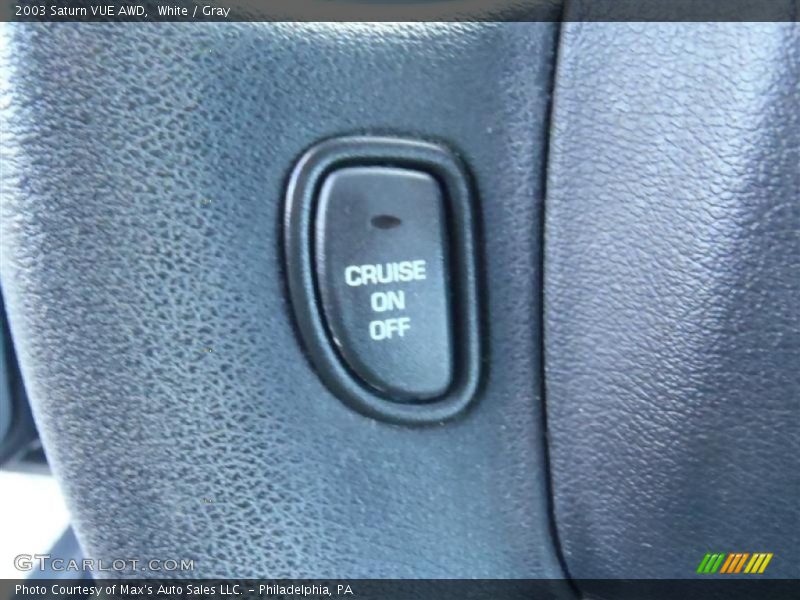 White / Gray 2003 Saturn VUE AWD