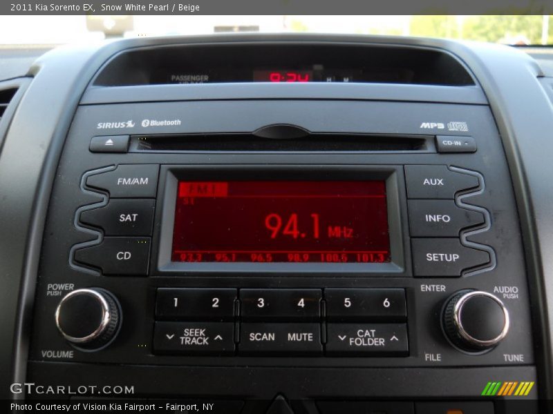 Snow White Pearl / Beige 2011 Kia Sorento EX