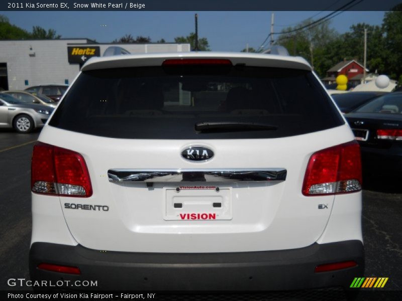 Snow White Pearl / Beige 2011 Kia Sorento EX
