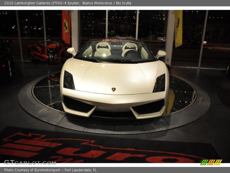 Bianco Monocerus / Blu Scylla 2010 Lamborghini Gallardo LP560-4 Spyder