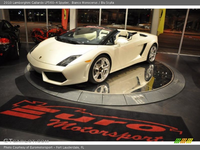 Bianco Monocerus / Blu Scylla 2010 Lamborghini Gallardo LP560-4 Spyder