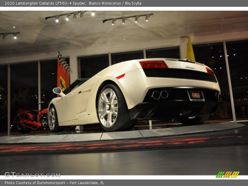 Bianco Monocerus / Blu Scylla 2010 Lamborghini Gallardo LP560-4 Spyder