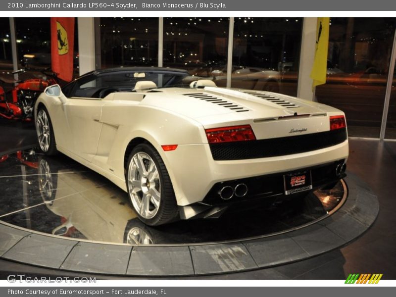 Bianco Monocerus / Blu Scylla 2010 Lamborghini Gallardo LP560-4 Spyder