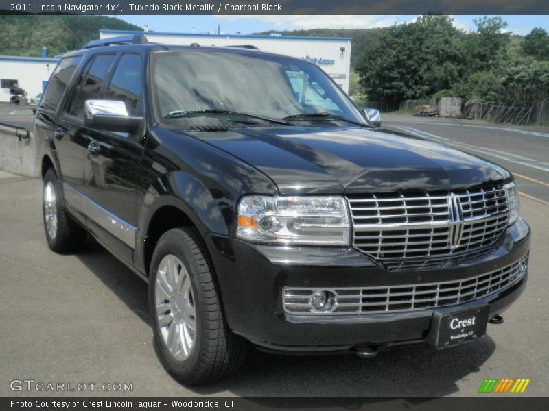 Tuxedo Black Metallic / Charcoal Black 2011 Lincoln Navigator 4x4