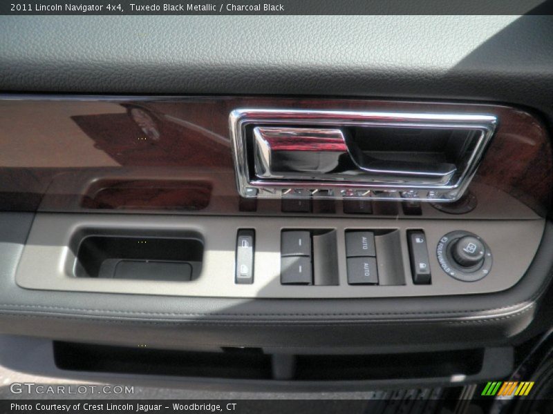 Tuxedo Black Metallic / Charcoal Black 2011 Lincoln Navigator 4x4