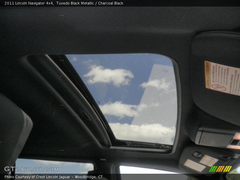 Tuxedo Black Metallic / Charcoal Black 2011 Lincoln Navigator 4x4
