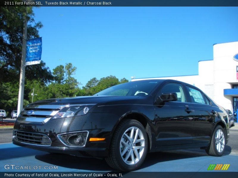 Tuxedo Black Metallic / Charcoal Black 2011 Ford Fusion SEL