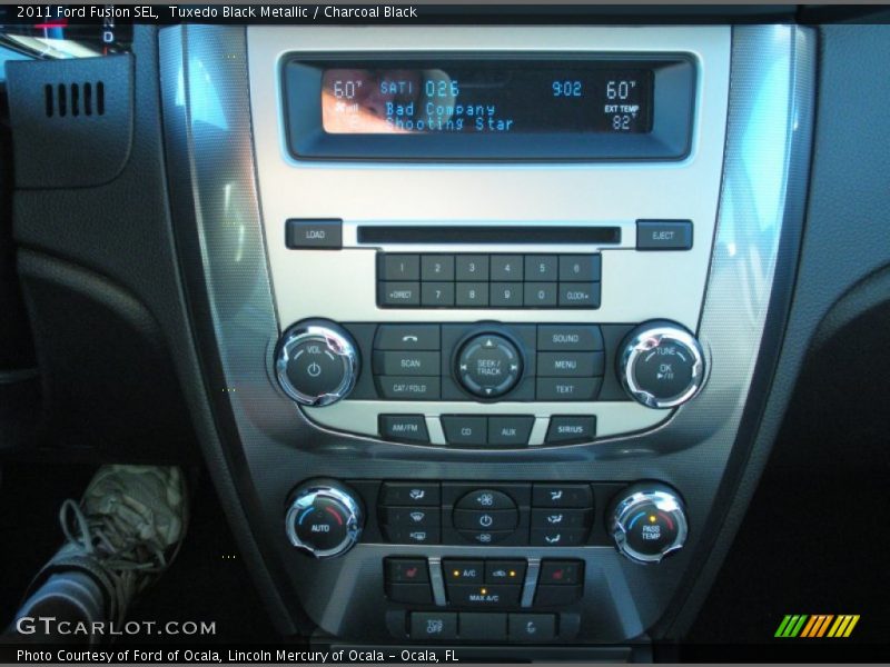 Tuxedo Black Metallic / Charcoal Black 2011 Ford Fusion SEL