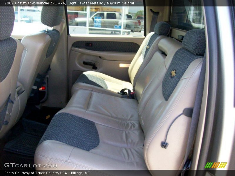 Light Pewter Metallic / Medium Neutral 2002 Chevrolet Avalanche Z71 4x4