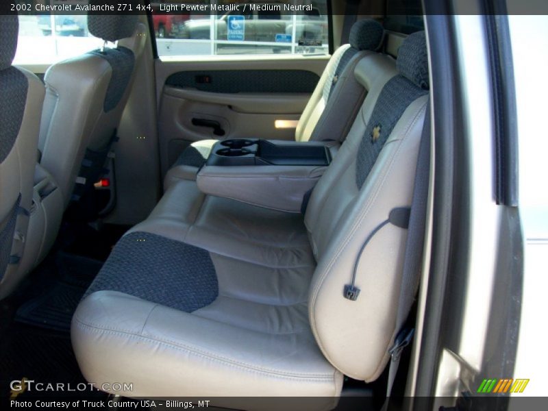 Light Pewter Metallic / Medium Neutral 2002 Chevrolet Avalanche Z71 4x4