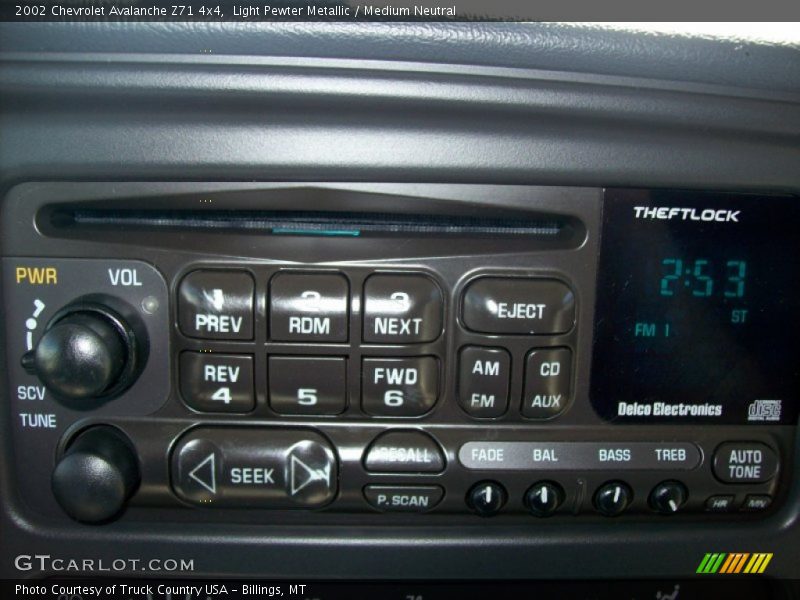 Light Pewter Metallic / Medium Neutral 2002 Chevrolet Avalanche Z71 4x4