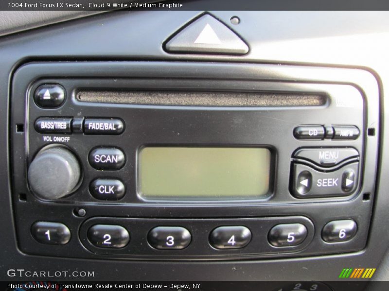Cloud 9 White / Medium Graphite 2004 Ford Focus LX Sedan