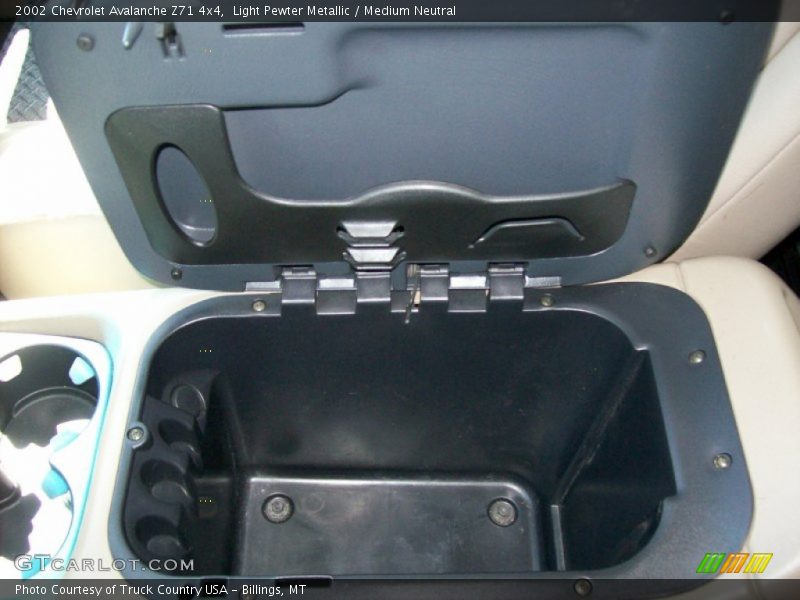 Light Pewter Metallic / Medium Neutral 2002 Chevrolet Avalanche Z71 4x4