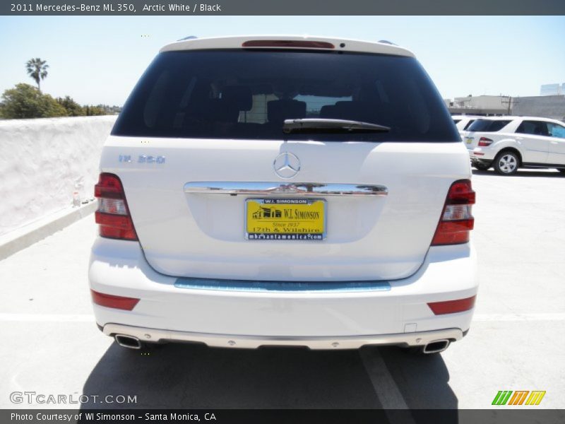 Arctic White / Black 2011 Mercedes-Benz ML 350