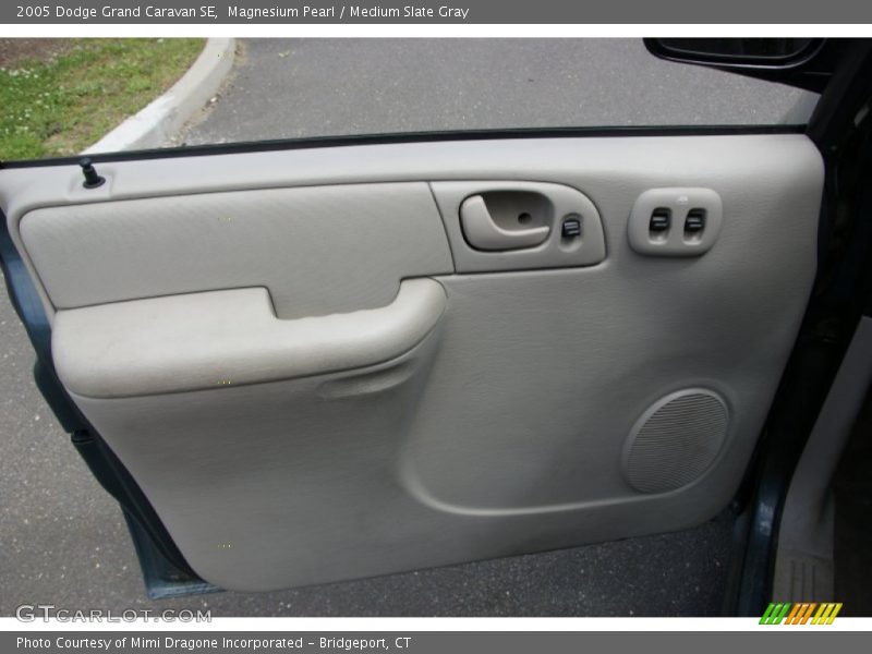 Magnesium Pearl / Medium Slate Gray 2005 Dodge Grand Caravan SE