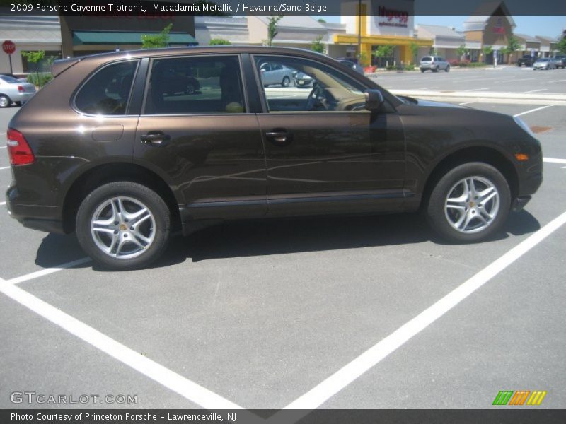 Macadamia Metallic / Havanna/Sand Beige 2009 Porsche Cayenne Tiptronic