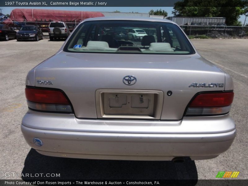 Cashmere Beige Metallic / Ivory 1997 Toyota Avalon XL