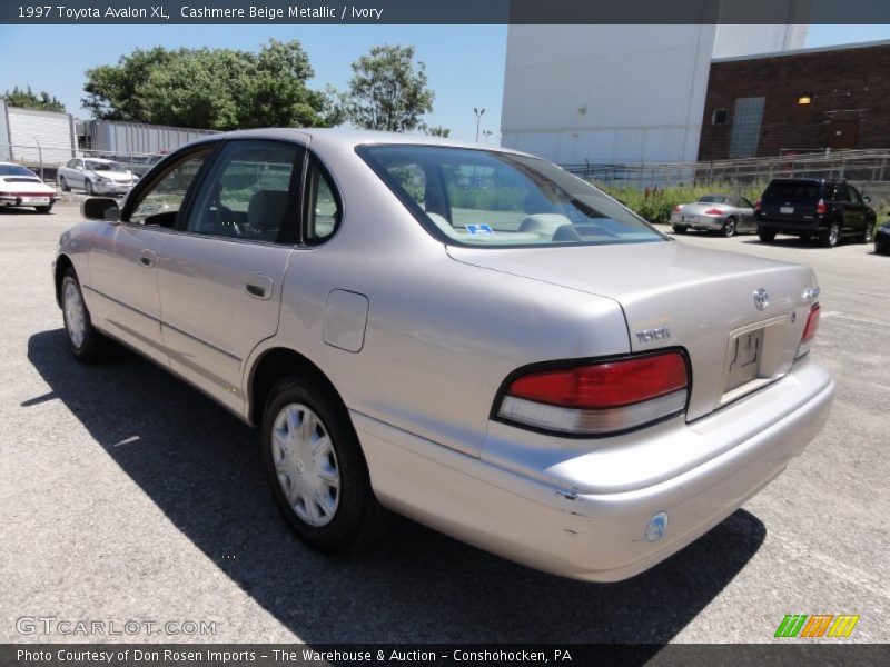 Cashmere Beige Metallic / Ivory 1997 Toyota Avalon XL
