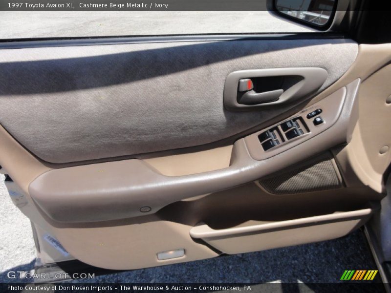 Cashmere Beige Metallic / Ivory 1997 Toyota Avalon XL