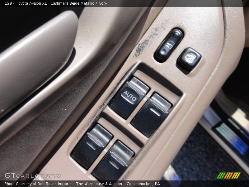 Cashmere Beige Metallic / Ivory 1997 Toyota Avalon XL