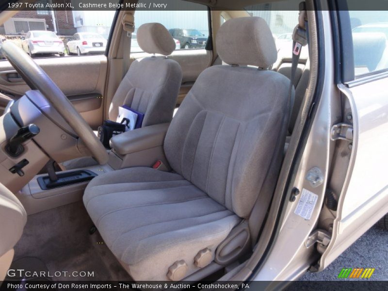 Cashmere Beige Metallic / Ivory 1997 Toyota Avalon XL