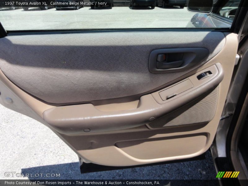 Cashmere Beige Metallic / Ivory 1997 Toyota Avalon XL