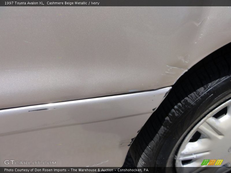 Cashmere Beige Metallic / Ivory 1997 Toyota Avalon XL