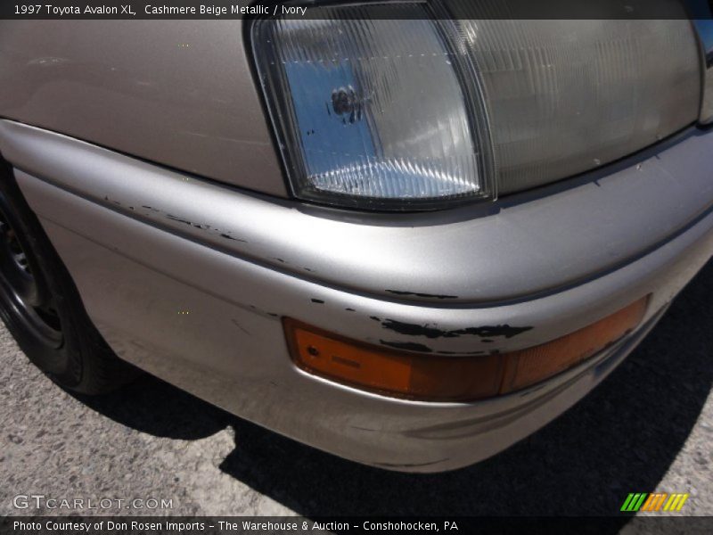 Cashmere Beige Metallic / Ivory 1997 Toyota Avalon XL