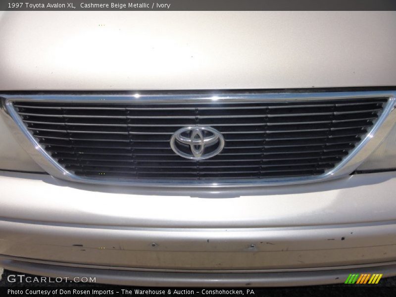Cashmere Beige Metallic / Ivory 1997 Toyota Avalon XL