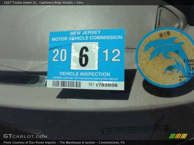 Cashmere Beige Metallic / Ivory 1997 Toyota Avalon XL