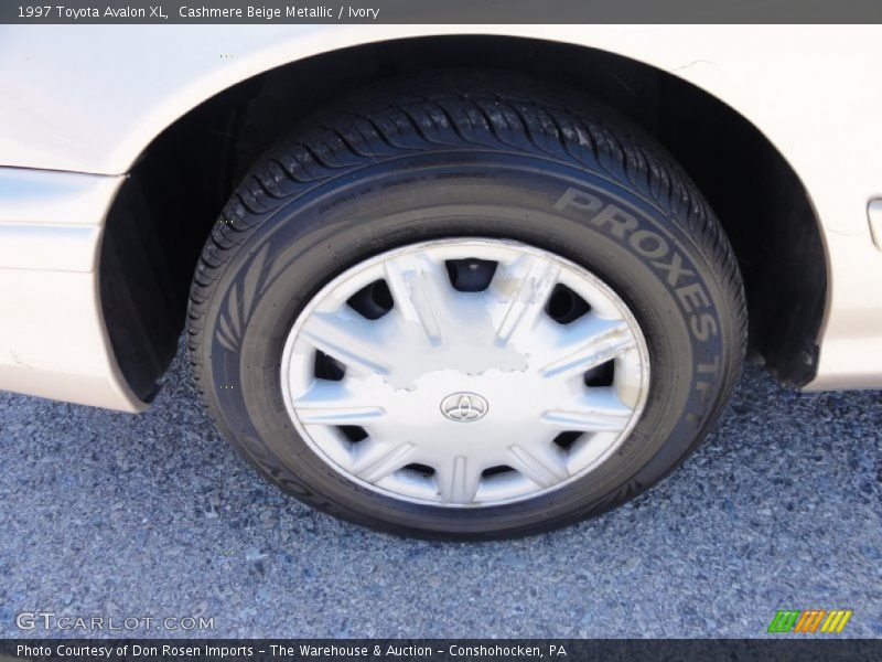 Cashmere Beige Metallic / Ivory 1997 Toyota Avalon XL