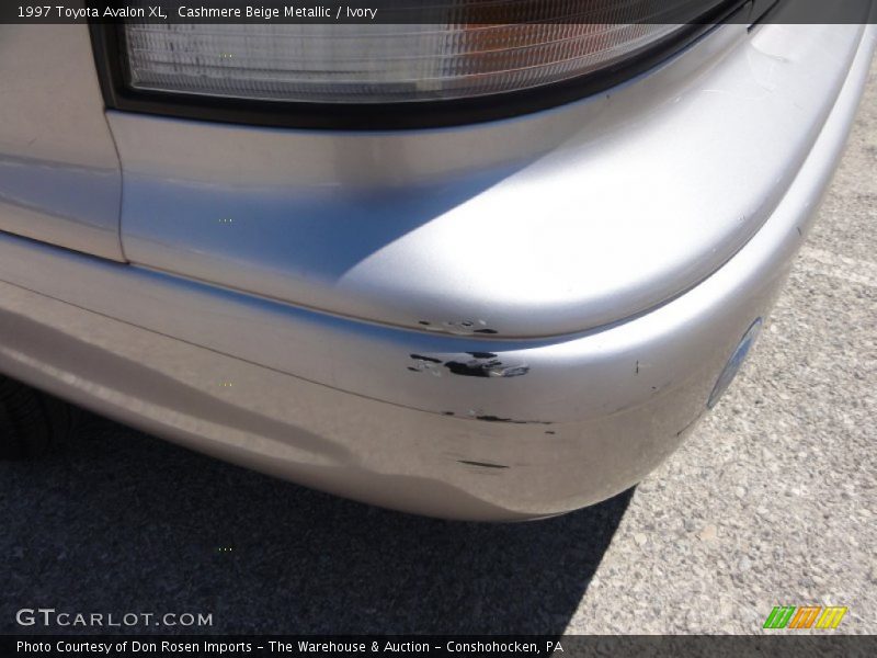 Cashmere Beige Metallic / Ivory 1997 Toyota Avalon XL