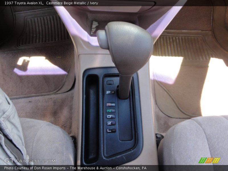 Cashmere Beige Metallic / Ivory 1997 Toyota Avalon XL