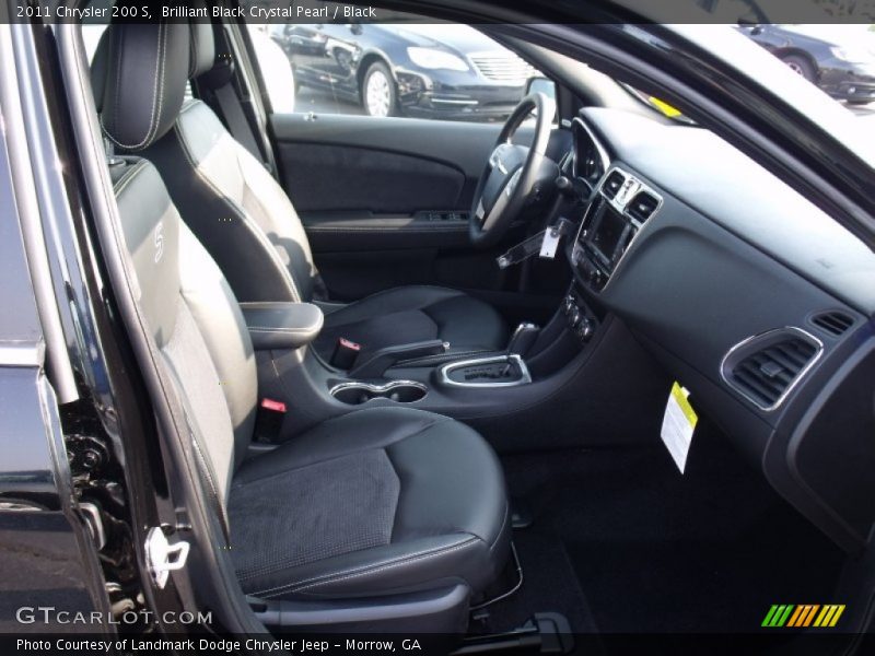  2011 200 S Black Interior