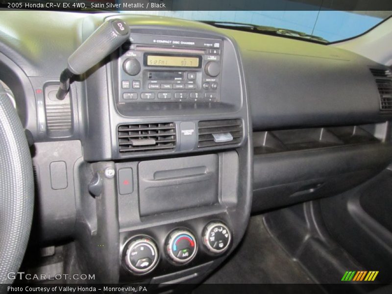 Satin Silver Metallic / Black 2005 Honda CR-V EX 4WD