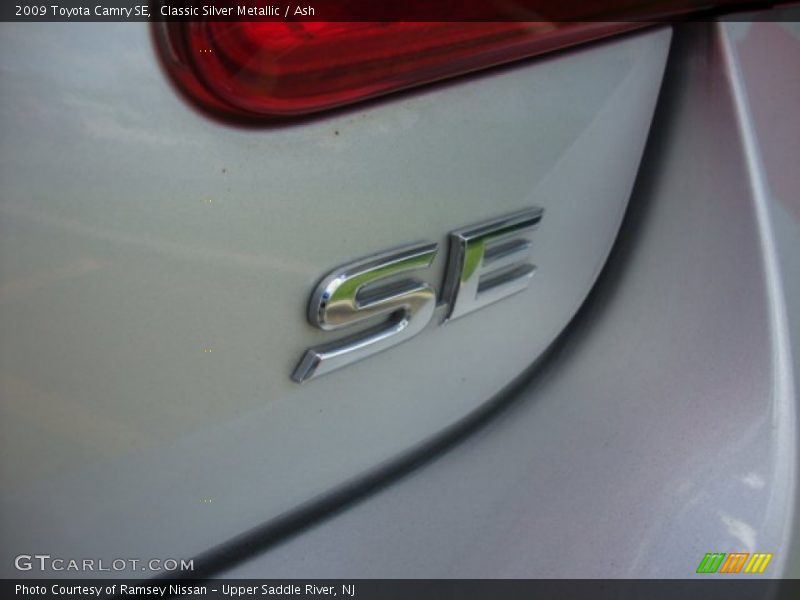 Classic Silver Metallic / Ash 2009 Toyota Camry SE