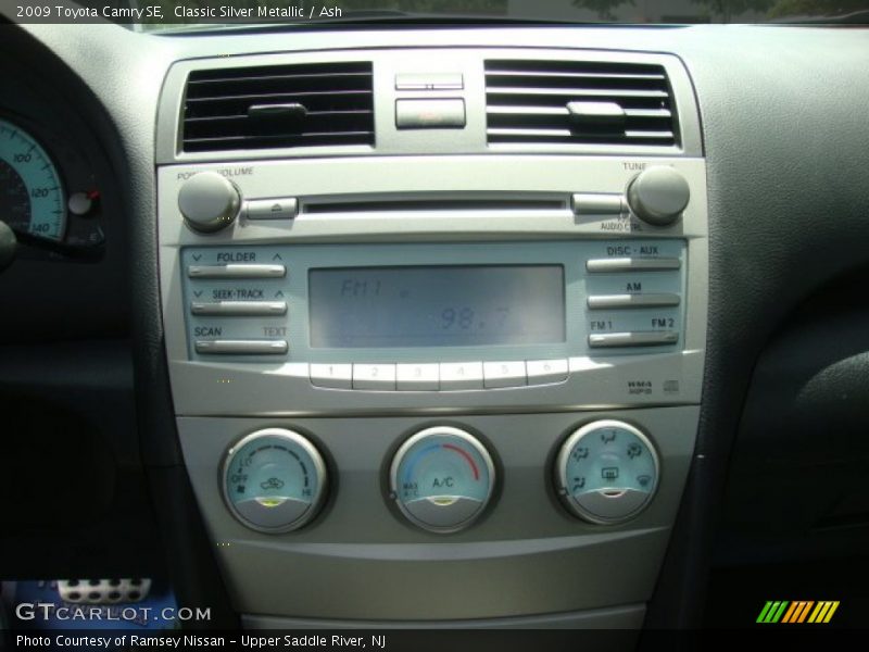 Classic Silver Metallic / Ash 2009 Toyota Camry SE