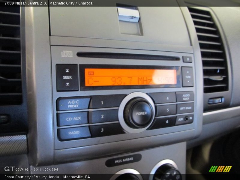 Magnetic Gray / Charcoal 2009 Nissan Sentra 2.0