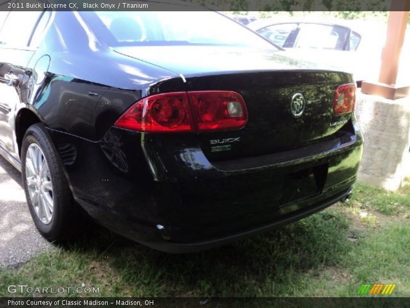 Black Onyx / Titanium 2011 Buick Lucerne CX