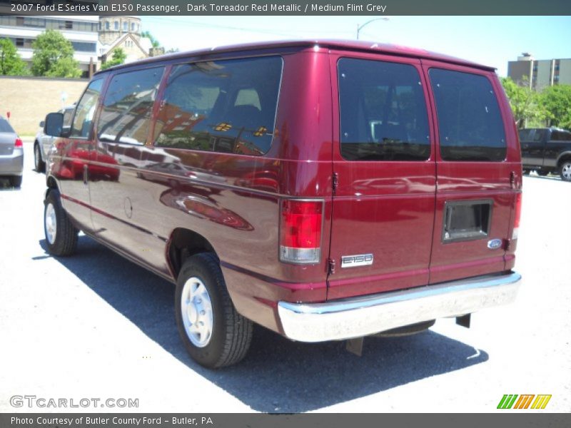 Dark Toreador Red Metallic / Medium Flint Grey 2007 Ford E Series Van E150 Passenger