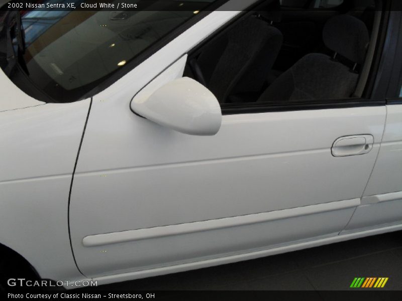 Cloud White / Stone 2002 Nissan Sentra XE