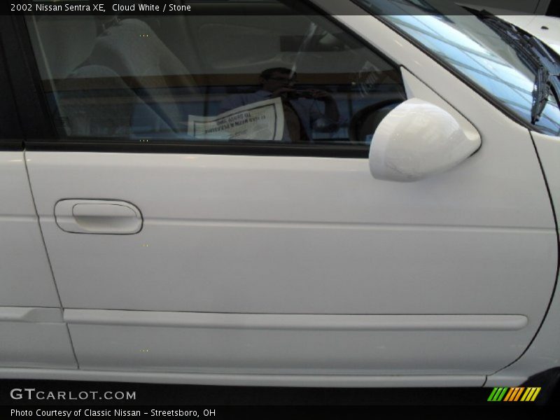 Cloud White / Stone 2002 Nissan Sentra XE