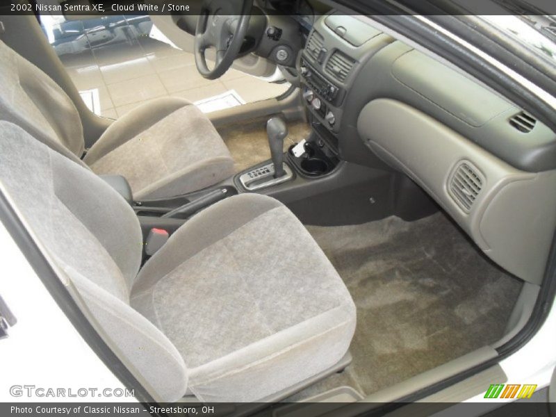 Cloud White / Stone 2002 Nissan Sentra XE