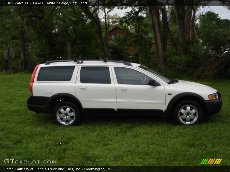 White / Beige/Light Sand 2003 Volvo XC70 AWD