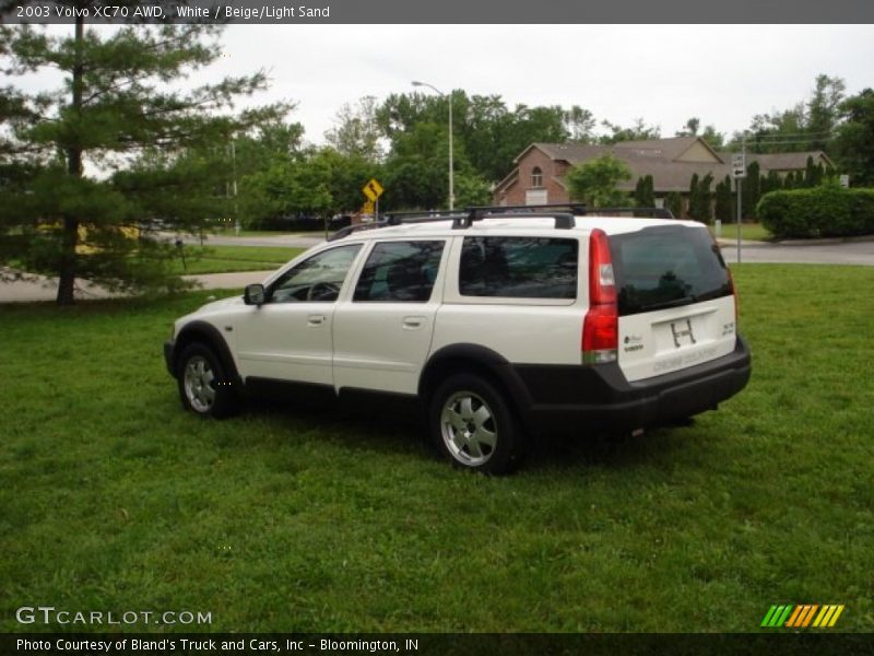 White / Beige/Light Sand 2003 Volvo XC70 AWD