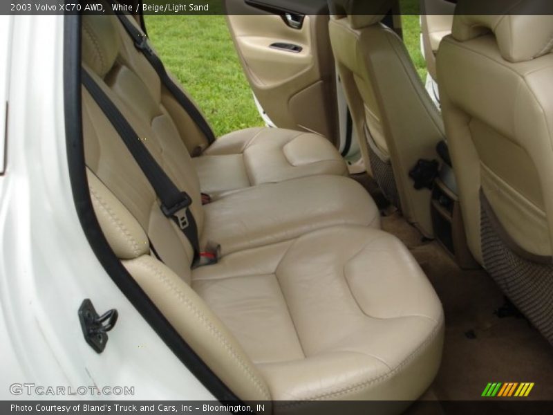  2003 XC70 AWD Beige/Light Sand Interior