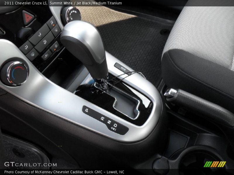 Summit White / Jet Black/Medium Titanium 2011 Chevrolet Cruze LS