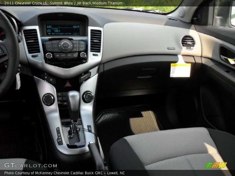 Summit White / Jet Black/Medium Titanium 2011 Chevrolet Cruze LS