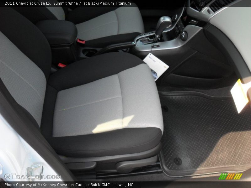 Summit White / Jet Black/Medium Titanium 2011 Chevrolet Cruze LS